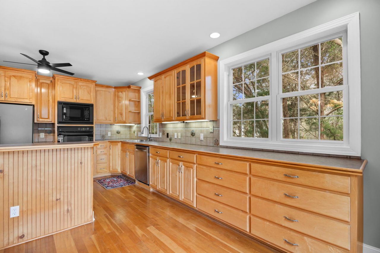 225 Red Maple Dr. Photo 12