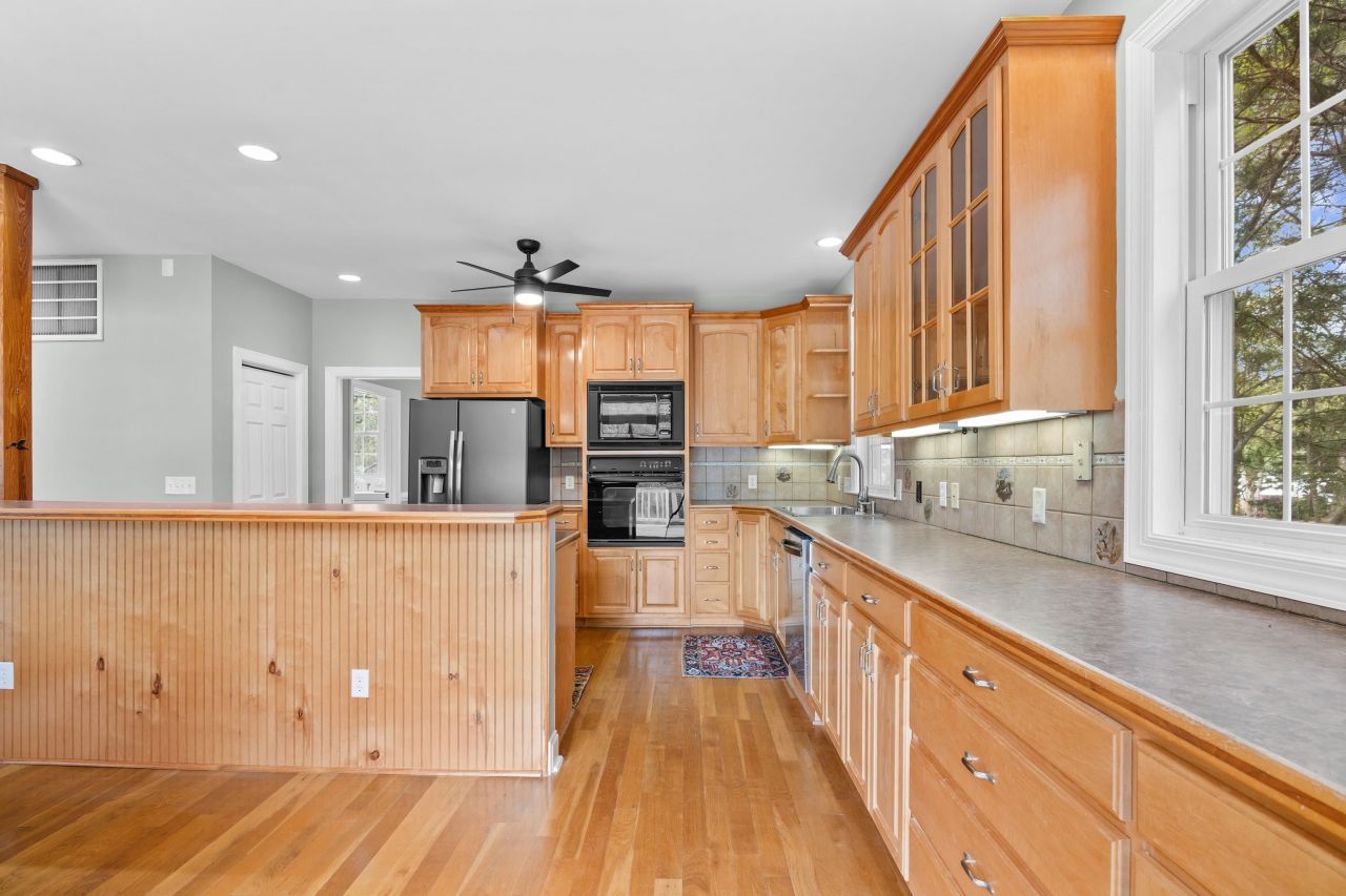 225 Red Maple Dr. Photo 13