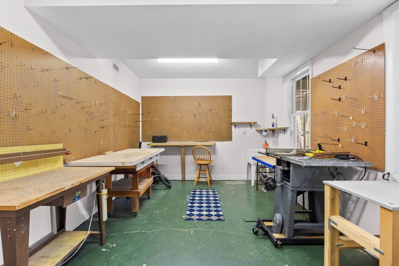 225 Red Maple Dr. Photo 32