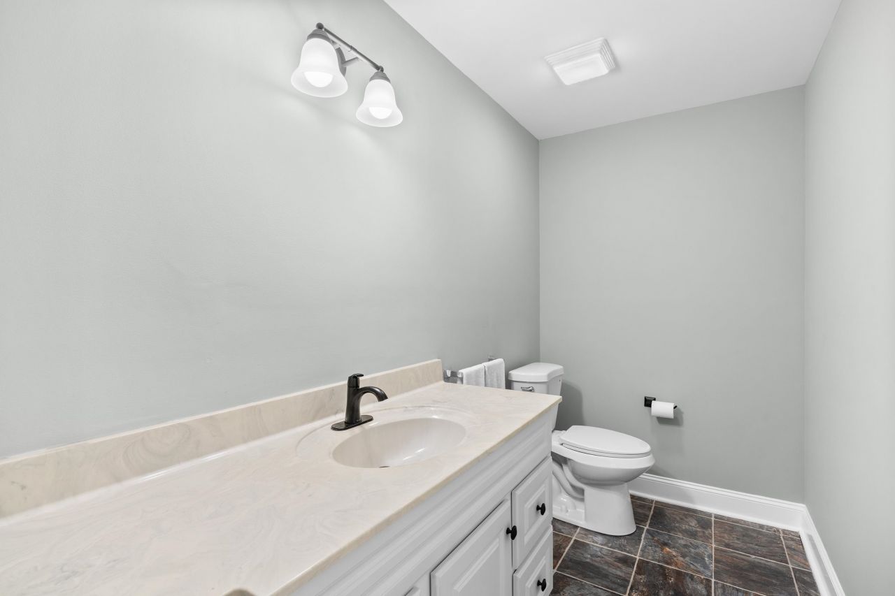 225 Red Maple Dr. Photo 33