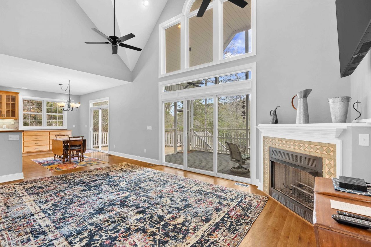 225 Red Maple Dr. Photo 6