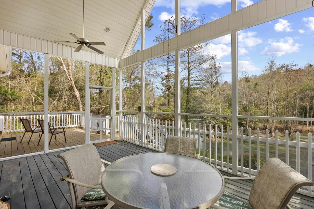 225 Red Maple Dr. Photo 7