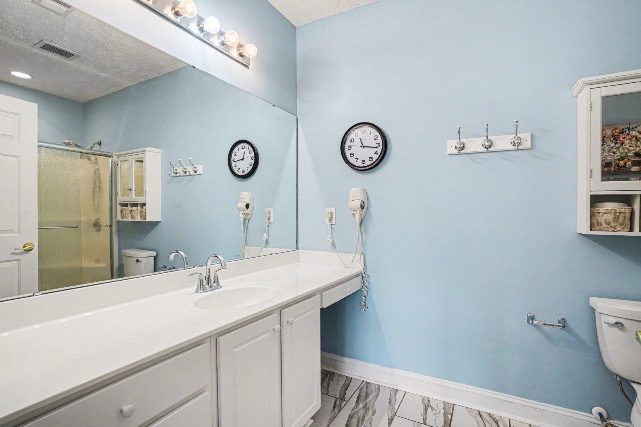 6000 Windsor Green Way  Photo 17