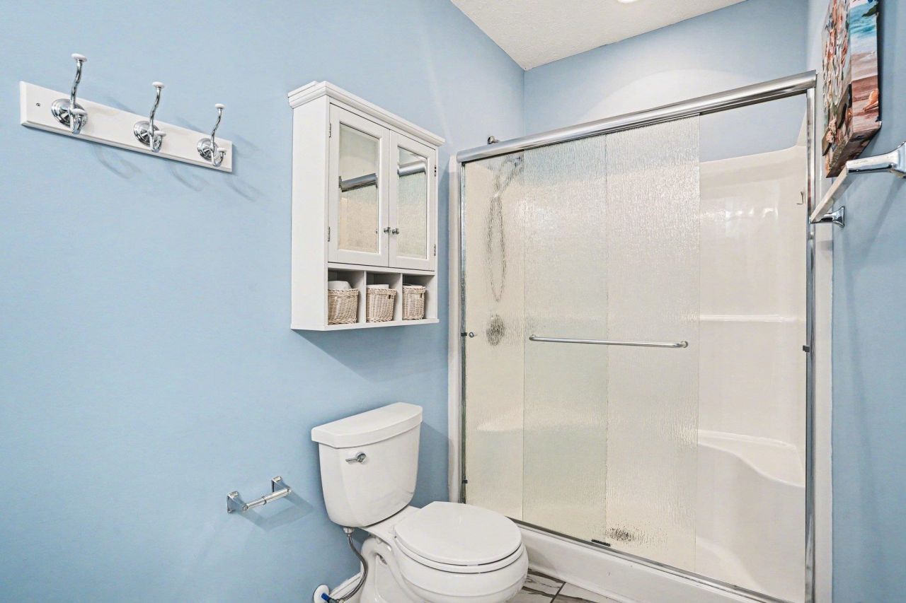 6000 Windsor Green Way  Photo 18