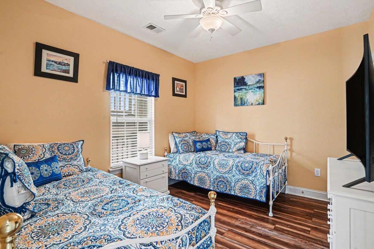 6000 Windsor Green Way  Photo 19