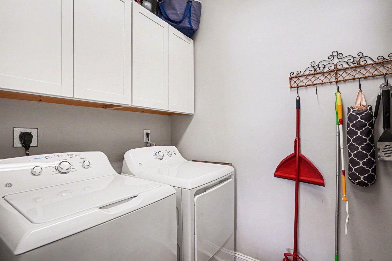 6000 Windsor Green Way  Photo 24