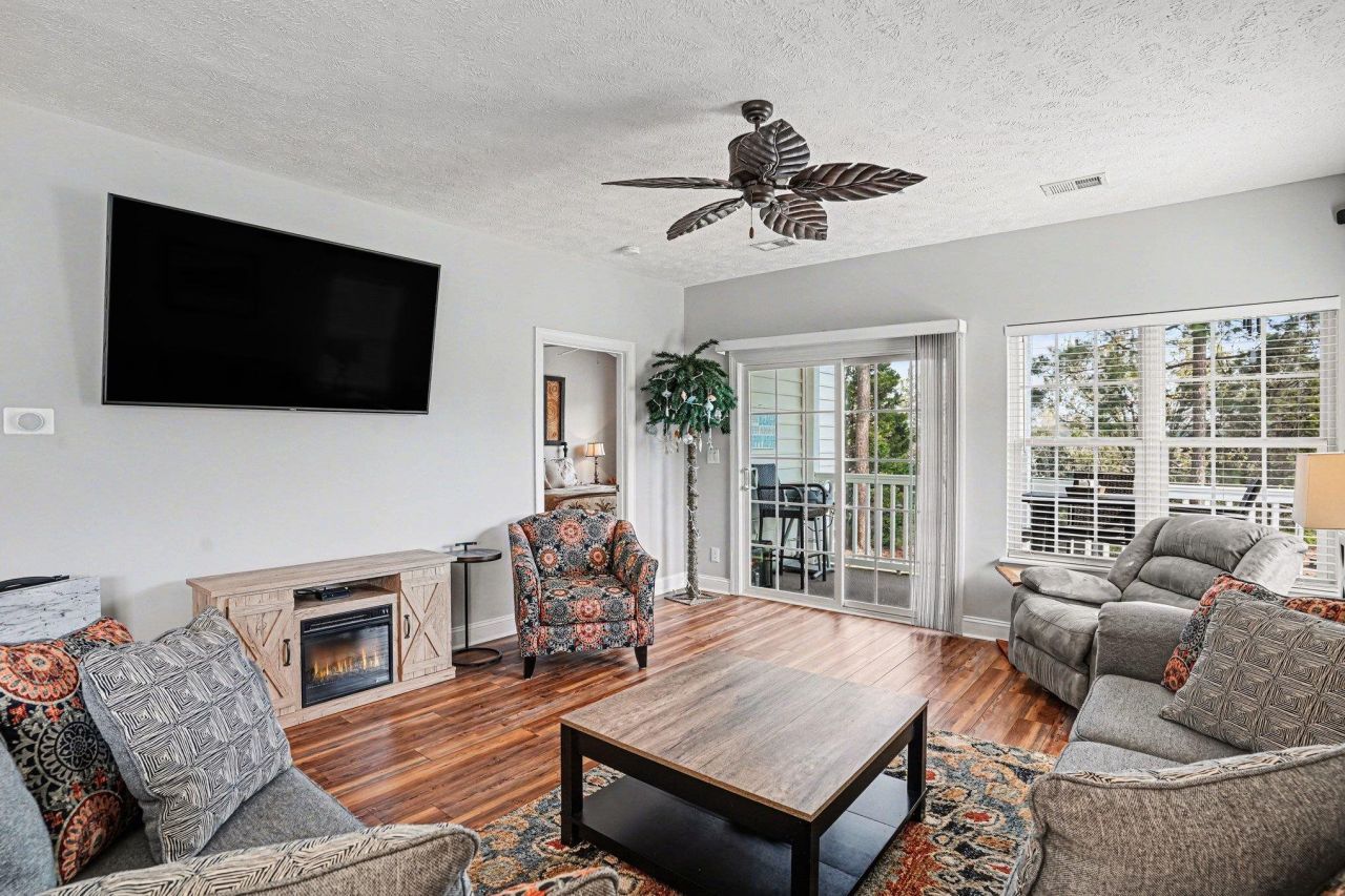 6000 Windsor Green Way  Photo 8