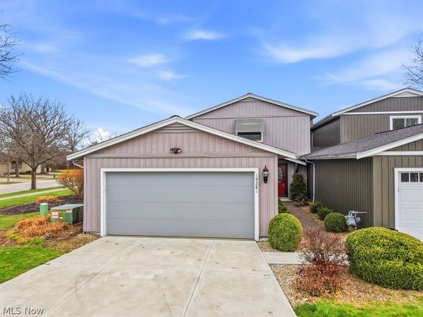 19281 Idlewood Trail, Unit 14-1, Strongsville, OH 44149