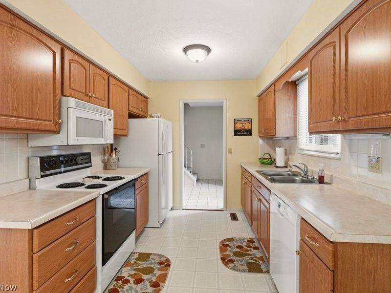 19281 Idlewood Trail, Unit 14-1, Strongsville, OH 44149 Photo 6