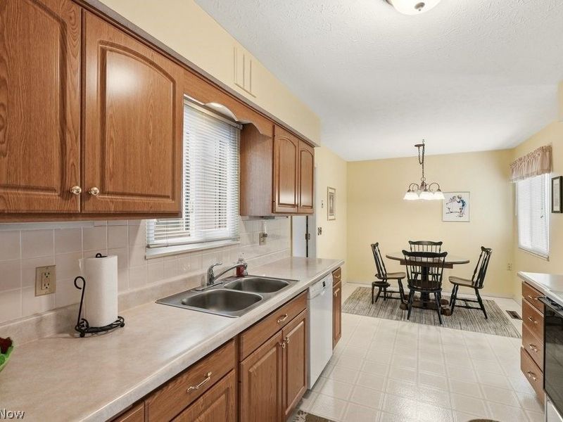 19281 Idlewood Trail, Unit 14-1, Strongsville, OH 44149 Photo 9