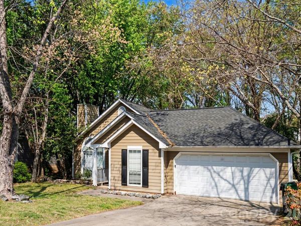 5513 Southminster Lane , Charlotte, NC 28216