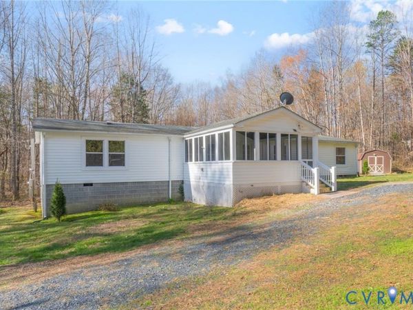11527 S Constitution Route, Scottsville, VA 24590