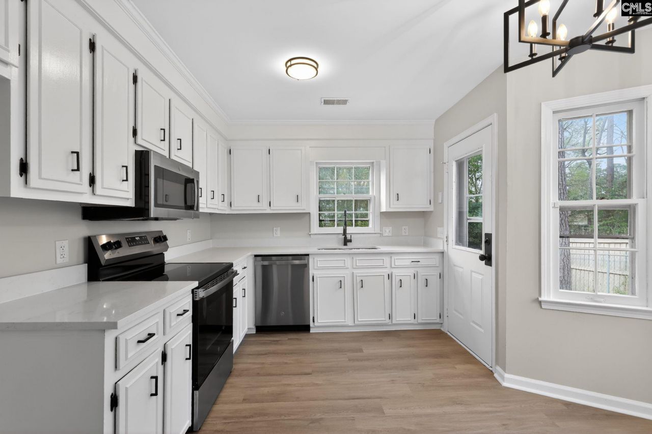 536 Kenton Drive  Photo 5