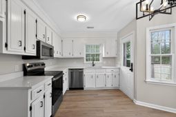 536 Kenton Drive  photo 4