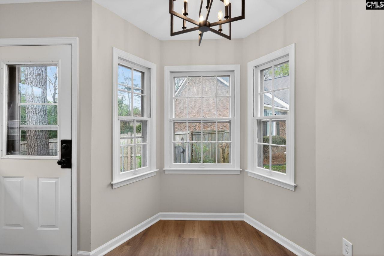 536 Kenton Drive  Photo 7