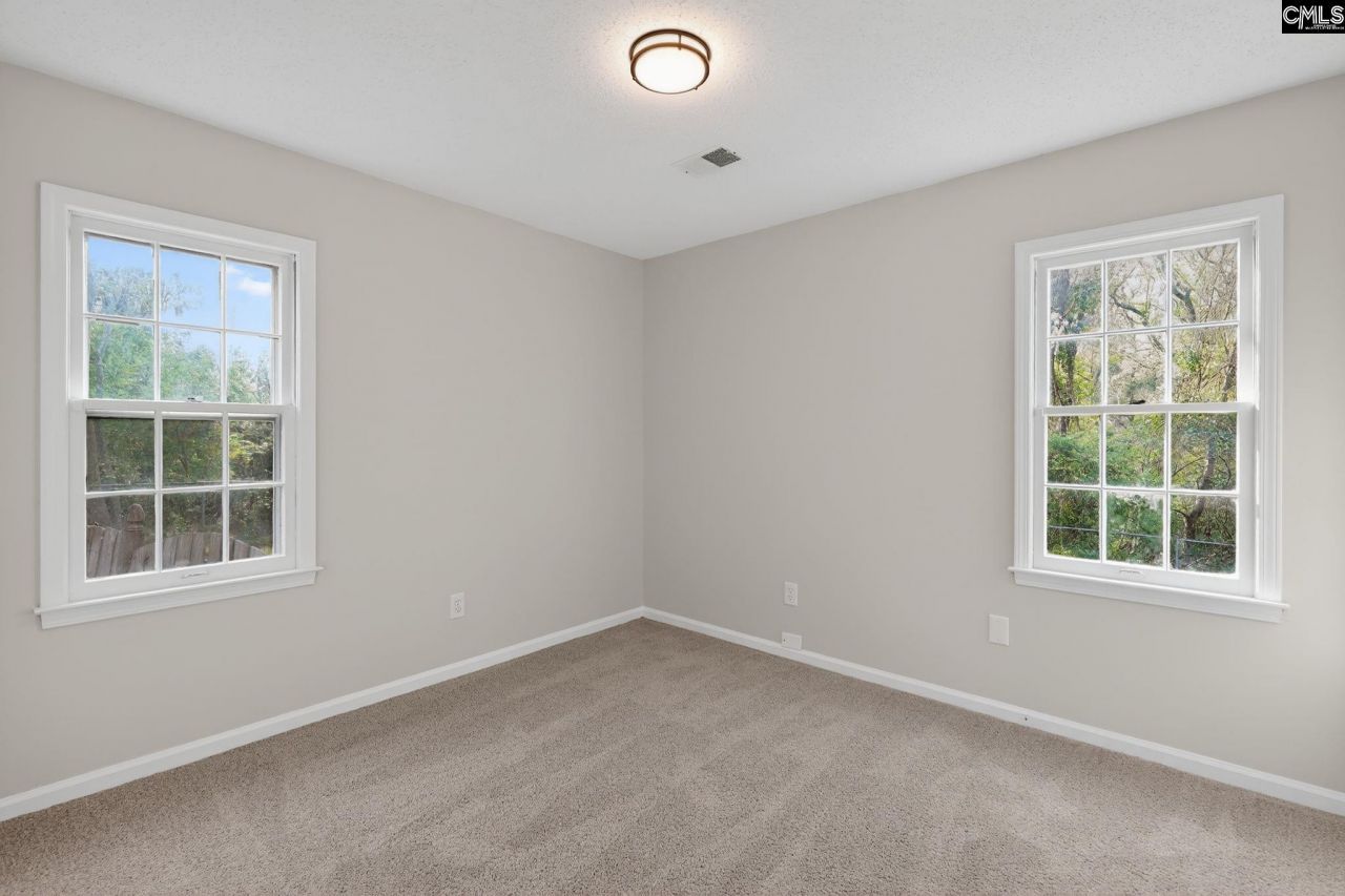 536 Kenton Drive  Photo 9