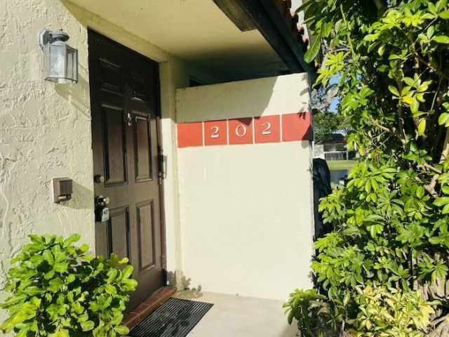 10656 Tropic Palm Avenue, Unit 202, Boynton Beach, FL 33437 Photo