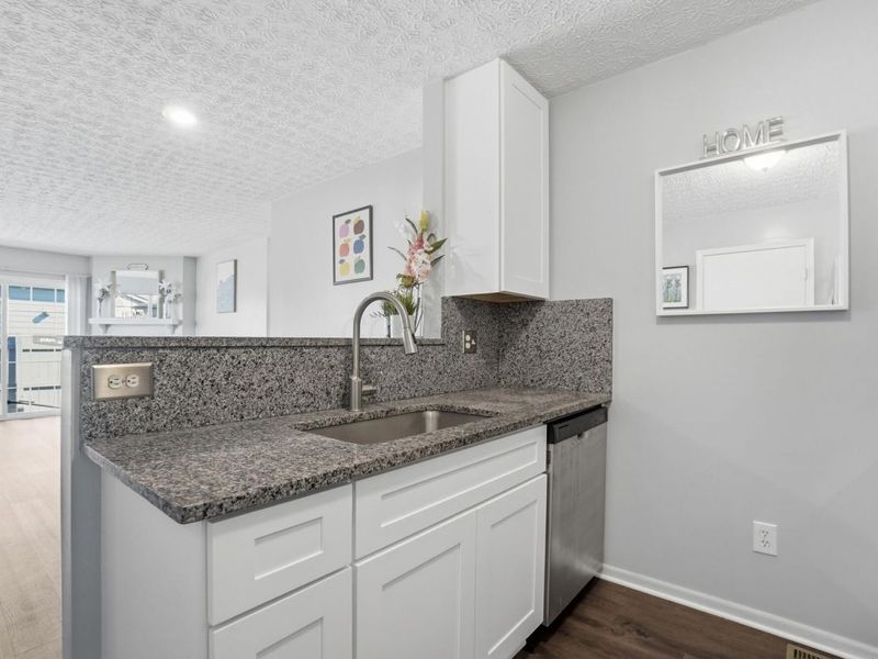 4042 Blendon Point Drive, Unit 57A, Columbus, OH 43230 Photo 13