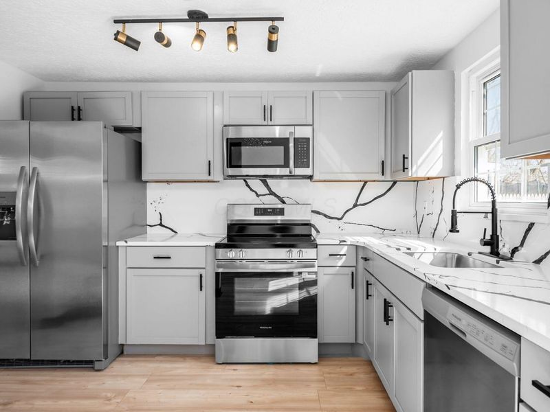 5999 Parkglen Road , Galloway, OH 43119 Photo 14