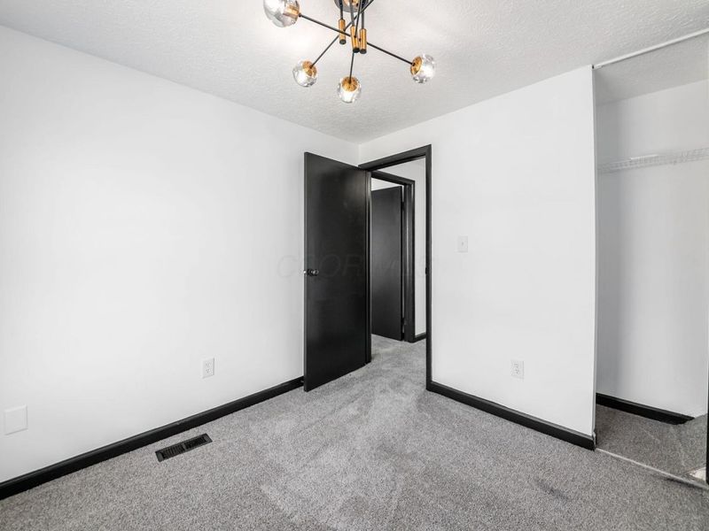 5999 Parkglen Road , Galloway, OH 43119 Photo 28