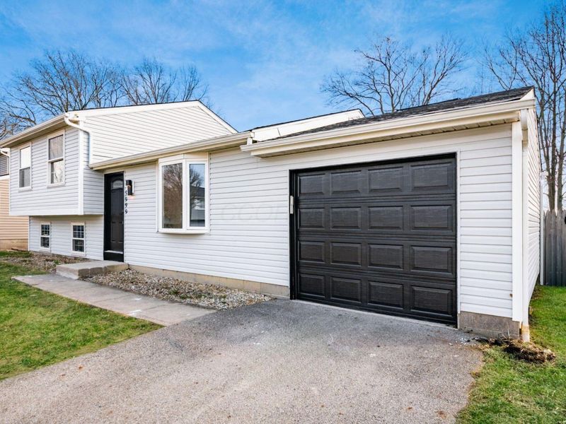 5999 Parkglen Road , Galloway, OH 43119 Photo 3