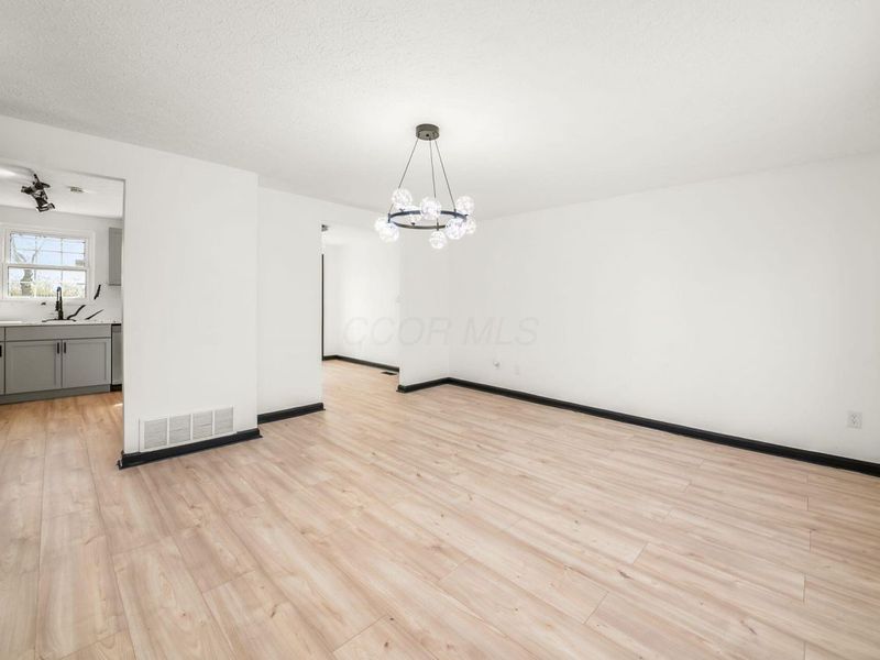 5999 Parkglen Road , Galloway, OH 43119 Photo 7