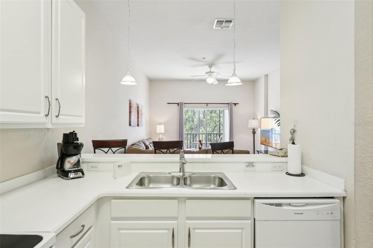 915 New Providence, Unit 303, Davenport, FL 33897 Photo