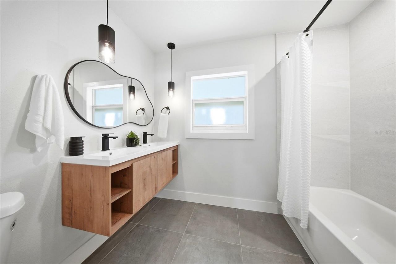 1125 77th Street N, Saint Petersburg, FL 33710 Photo