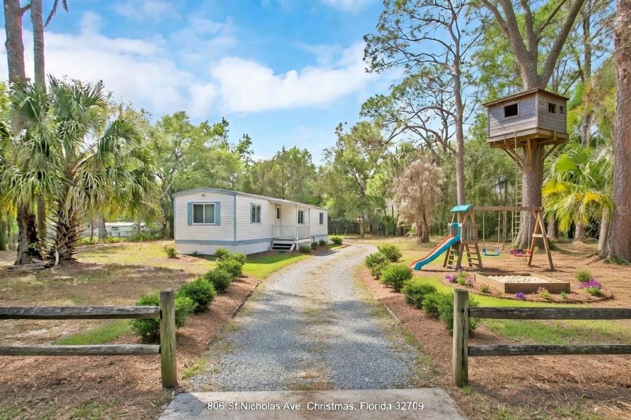 806 Saint Nicholas Avenue , Christmas, FL 32709 Photo