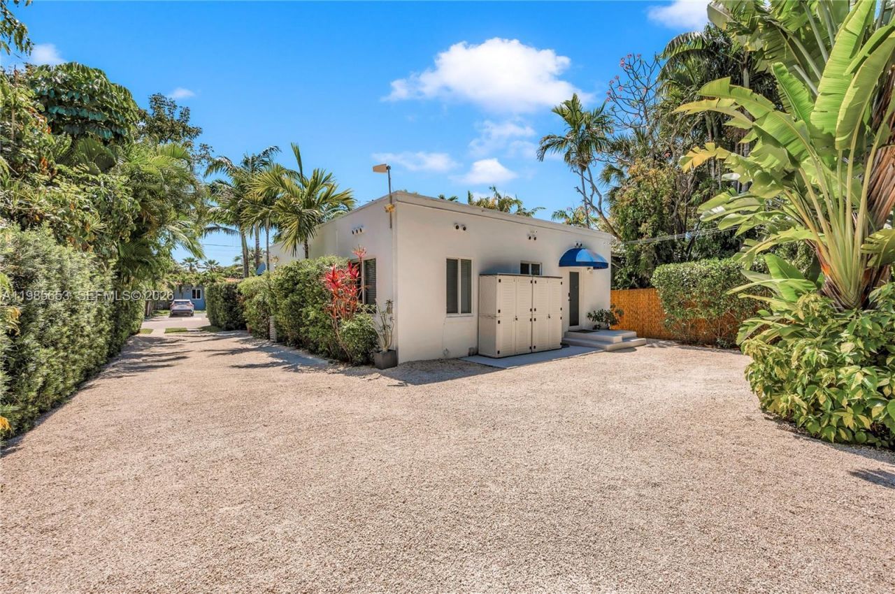 1337 SW 15th St , Miami, FL 33145 Photo