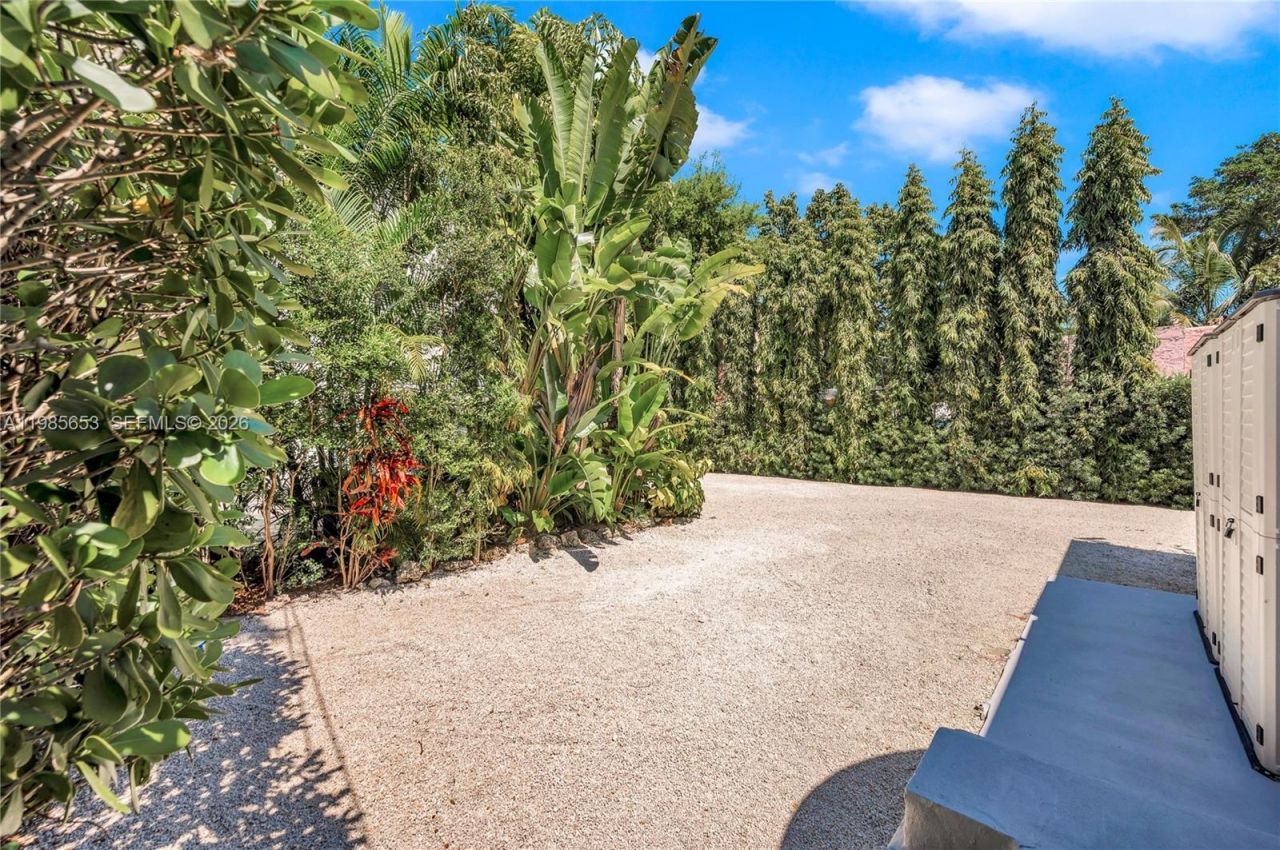 1337 SW 15th St , Miami, FL 33145 Photo