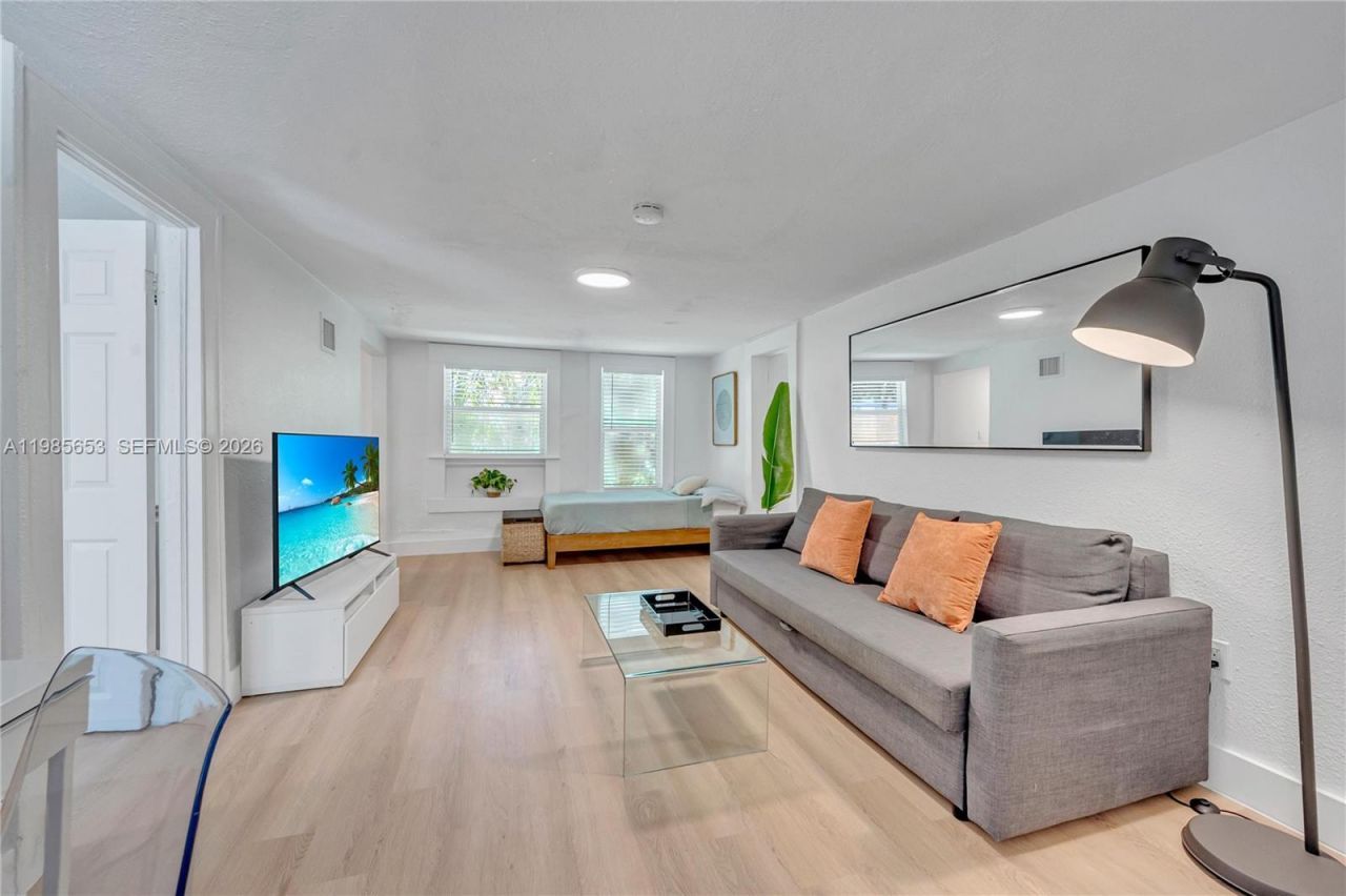 1337 SW 15th St , Miami, FL 33145 Photo