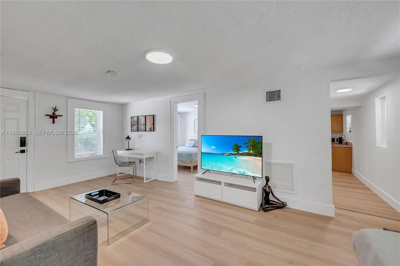 1337 SW 15th St , Miami, FL 33145 Photo