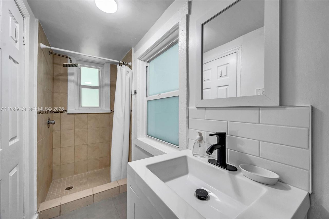 1337 SW 15th St , Miami, FL 33145 Photo