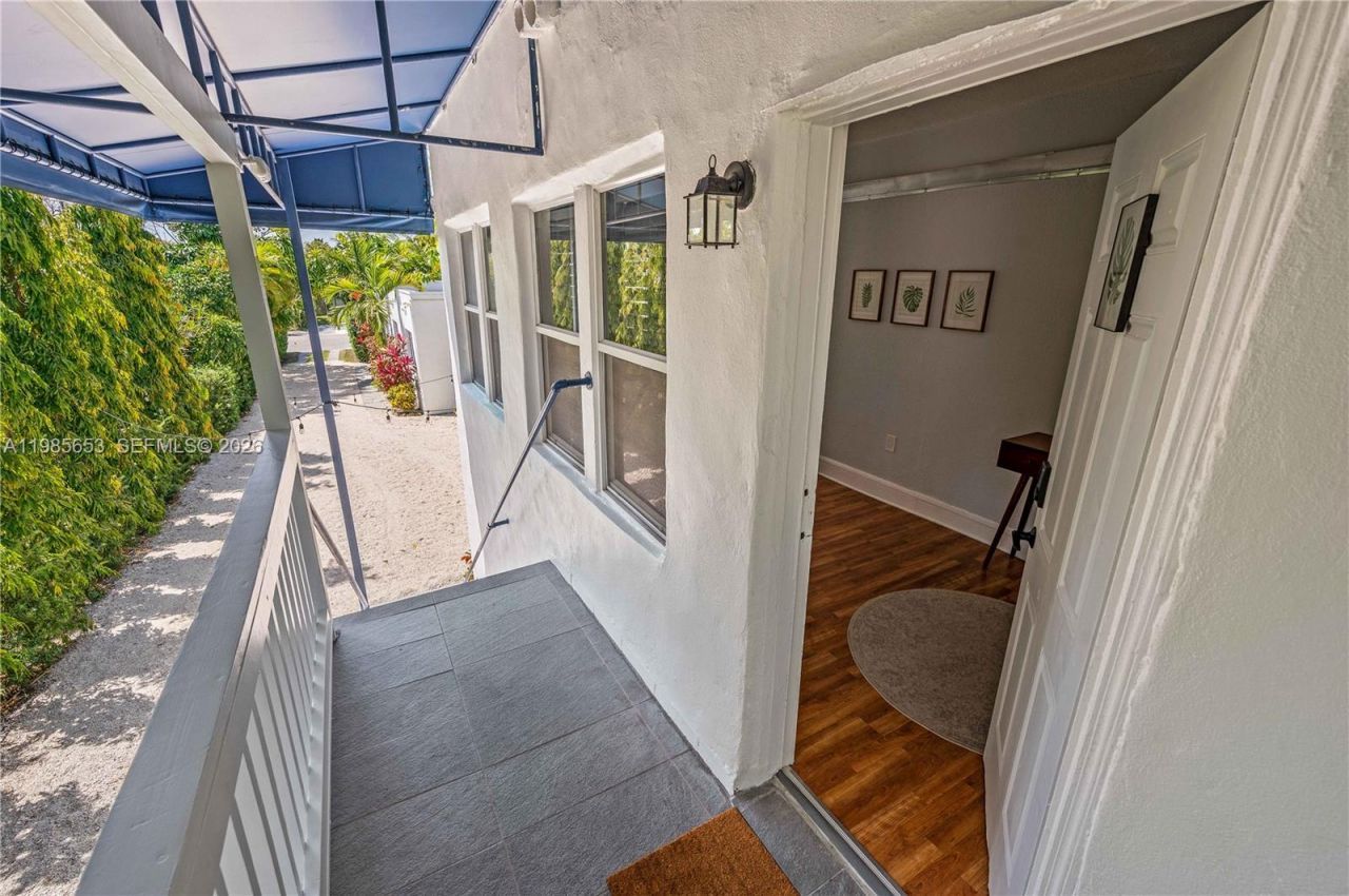 1337 SW 15th St , Miami, FL 33145 Photo