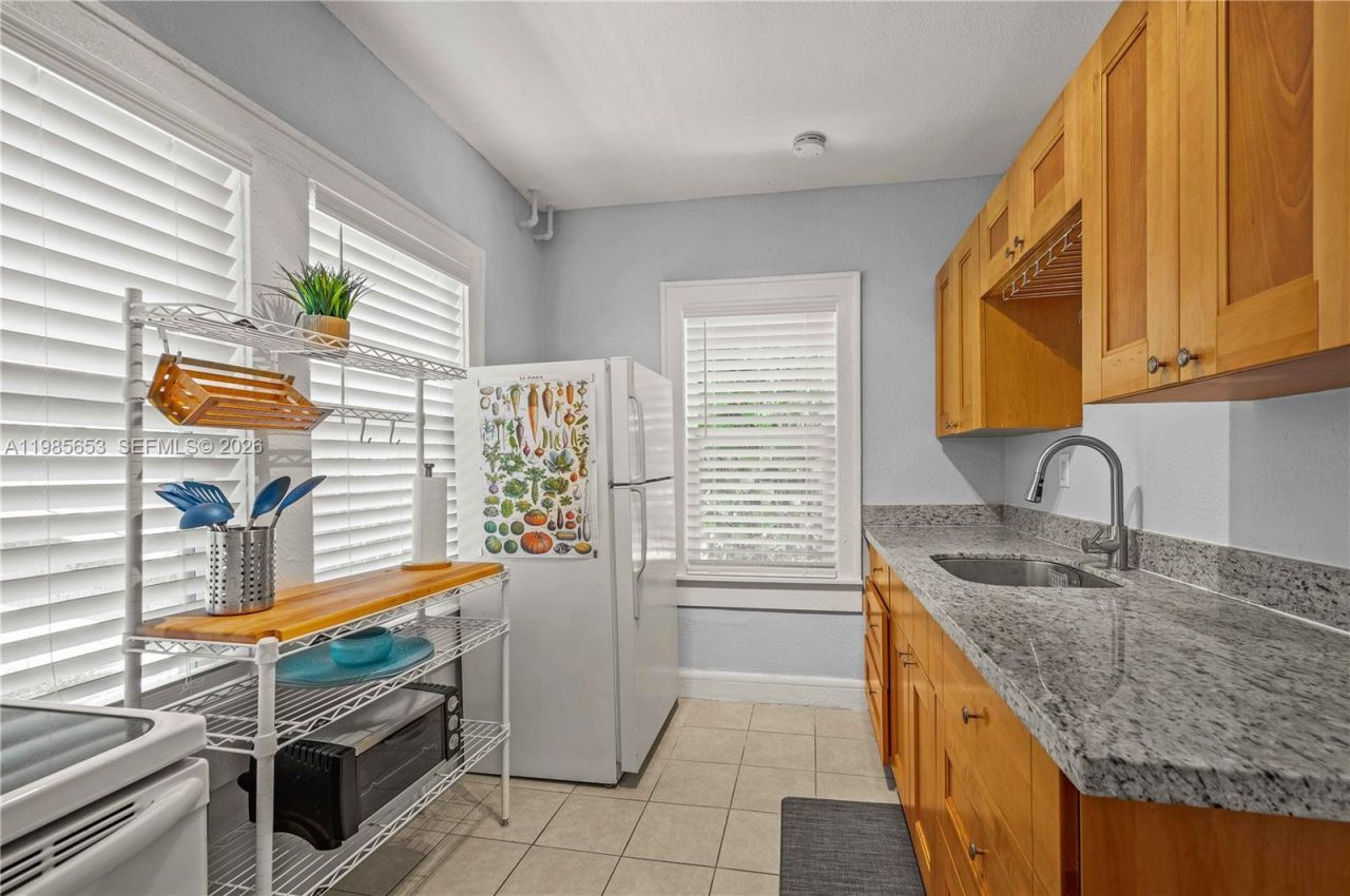 1337 SW 15th St , Miami, FL 33145 Photo