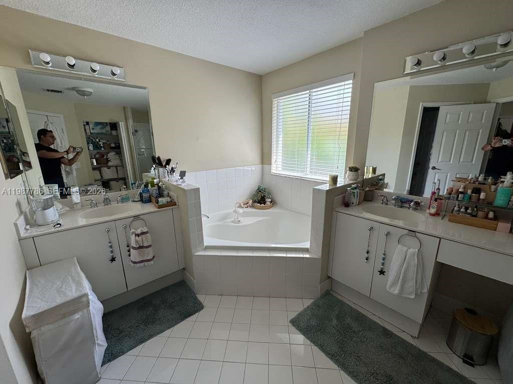 7131 NW 114th Ct, Doral, FL 33178 Photo