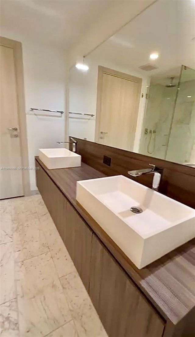 1000 Brickell Plz, Unit 2008, Miami, FL 33131 Photo