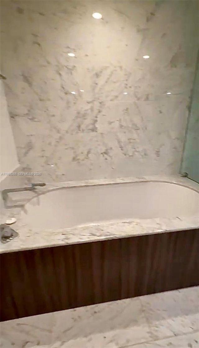 1000 Brickell Plz, Unit 2008, Miami, FL 33131 Photo