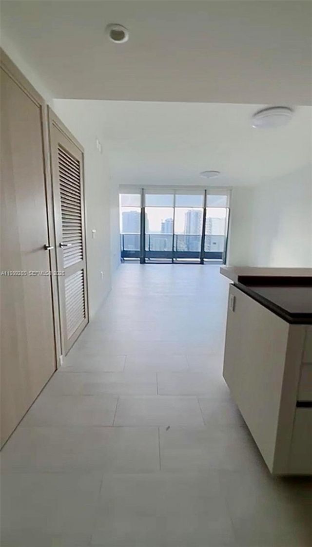 1000 Brickell Plz, Unit 2008, Miami, FL 33131 Photo