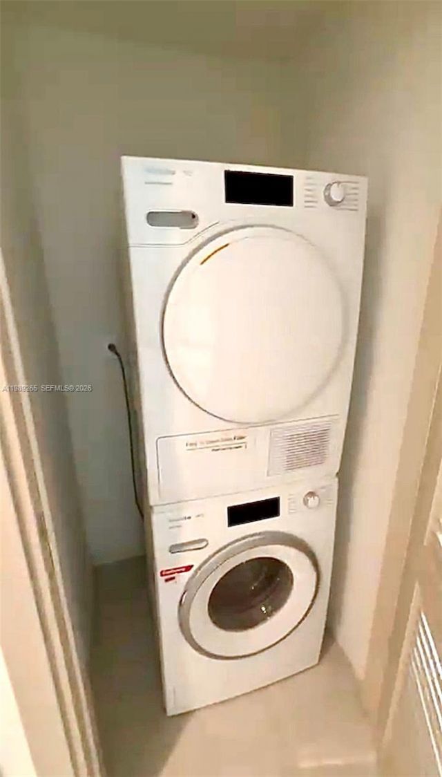 1000 Brickell Plz, Unit 2008, Miami, FL 33131 Photo