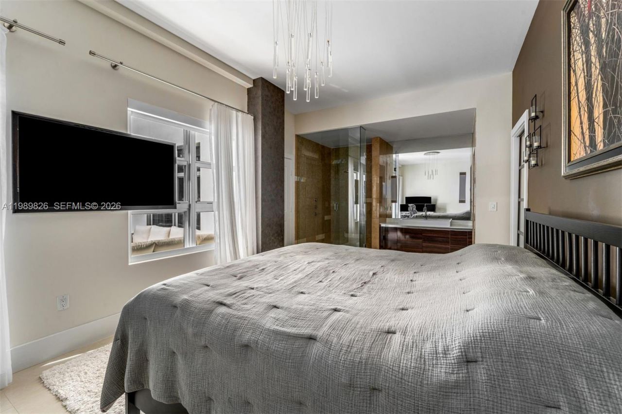 3739 Collins Ave, Unit N-604, Miami Beach, FL 33140 Photo