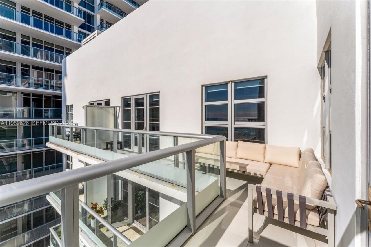 3739 Collins Ave, Unit N-604, Miami Beach, FL 33140 Photo