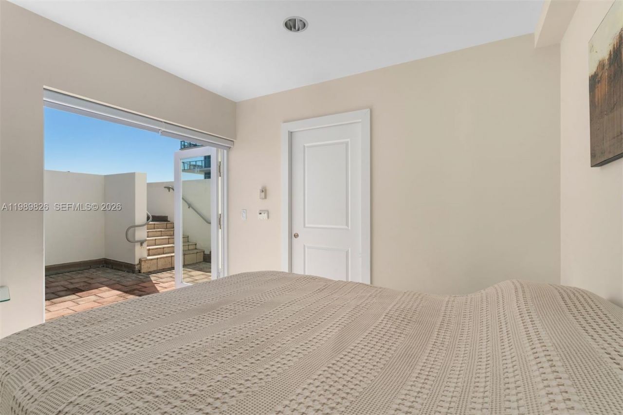 3739 Collins Ave, Unit N-604, Miami Beach, FL 33140 Photo