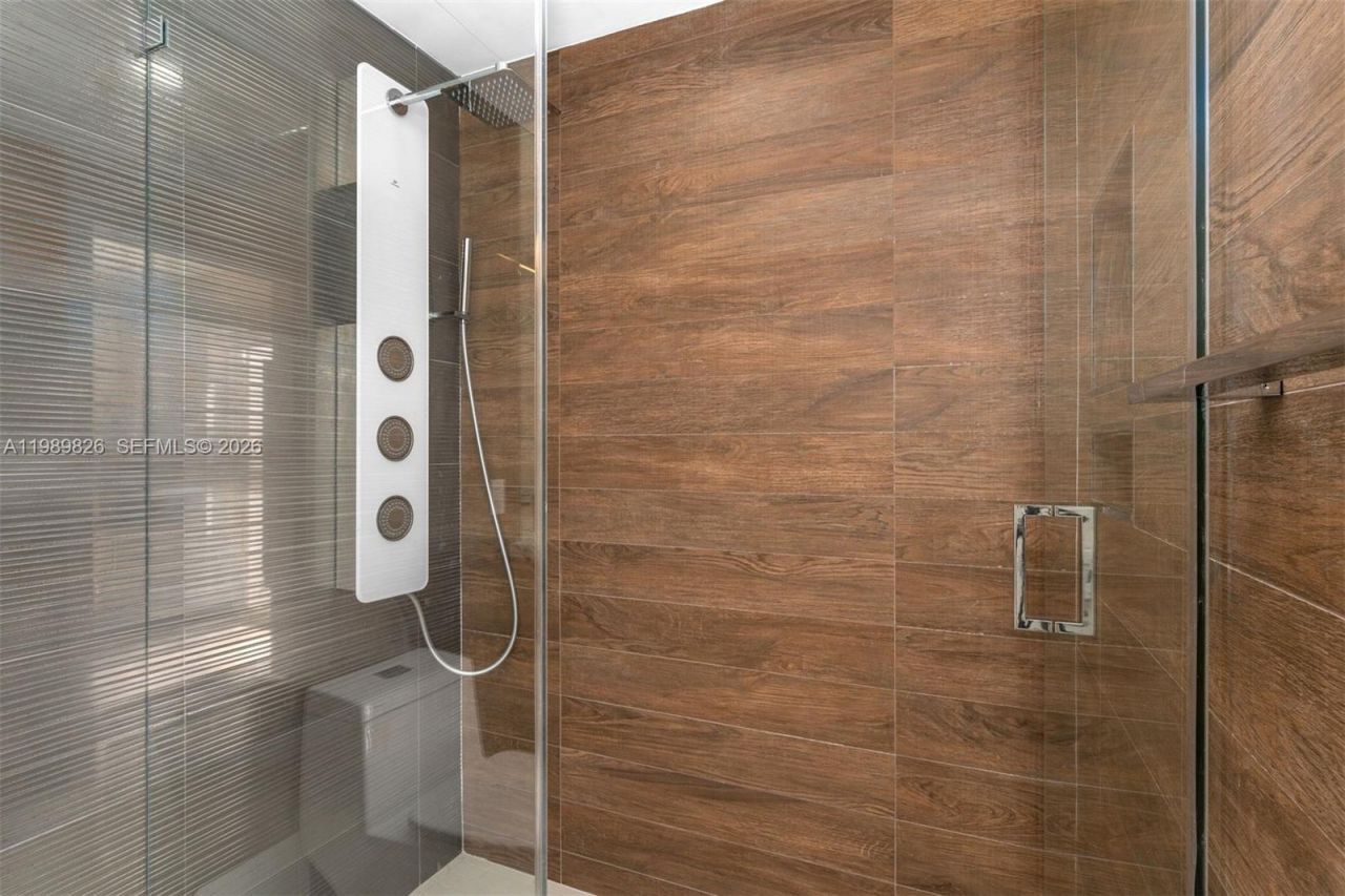 3739 Collins Ave, Unit N-604, Miami Beach, FL 33140 Photo