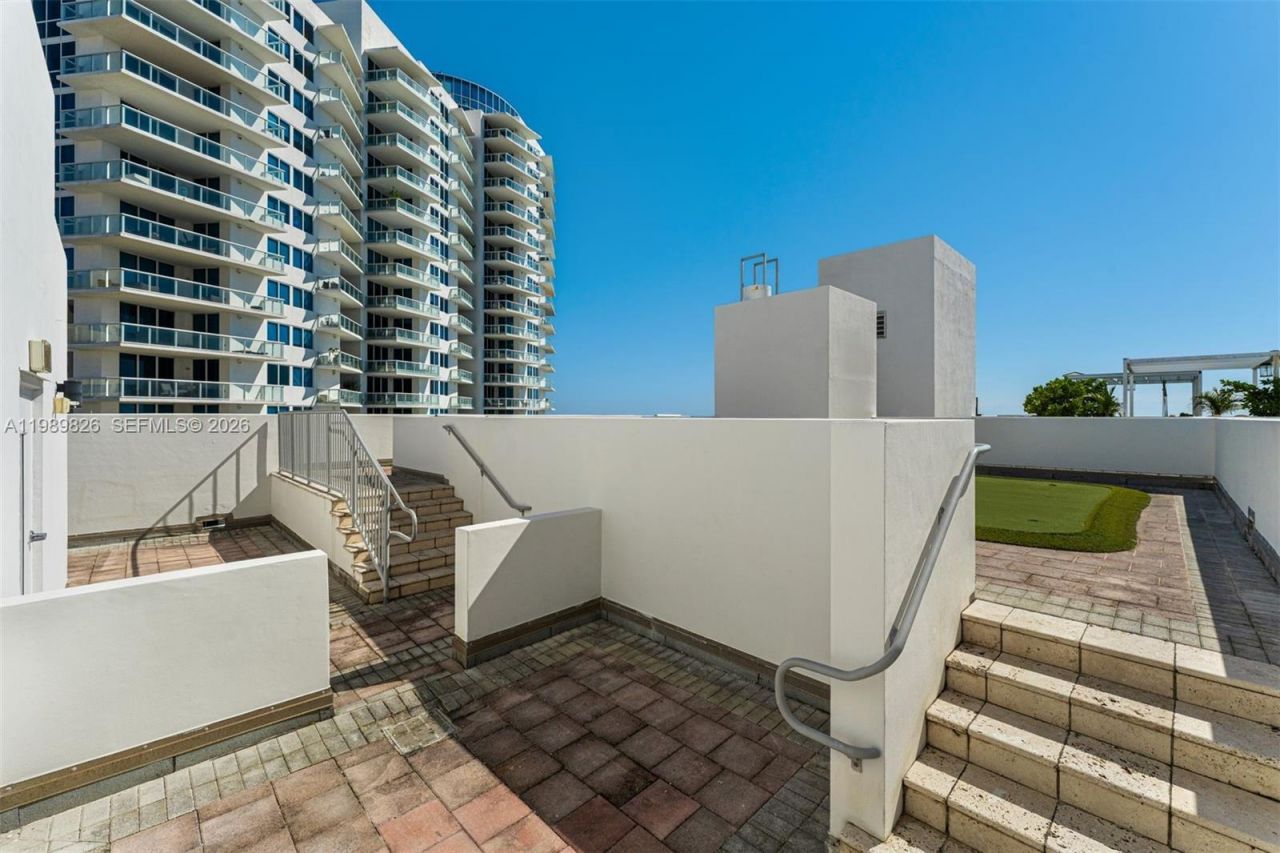 3739 Collins Ave, Unit N-604, Miami Beach, FL 33140 Photo