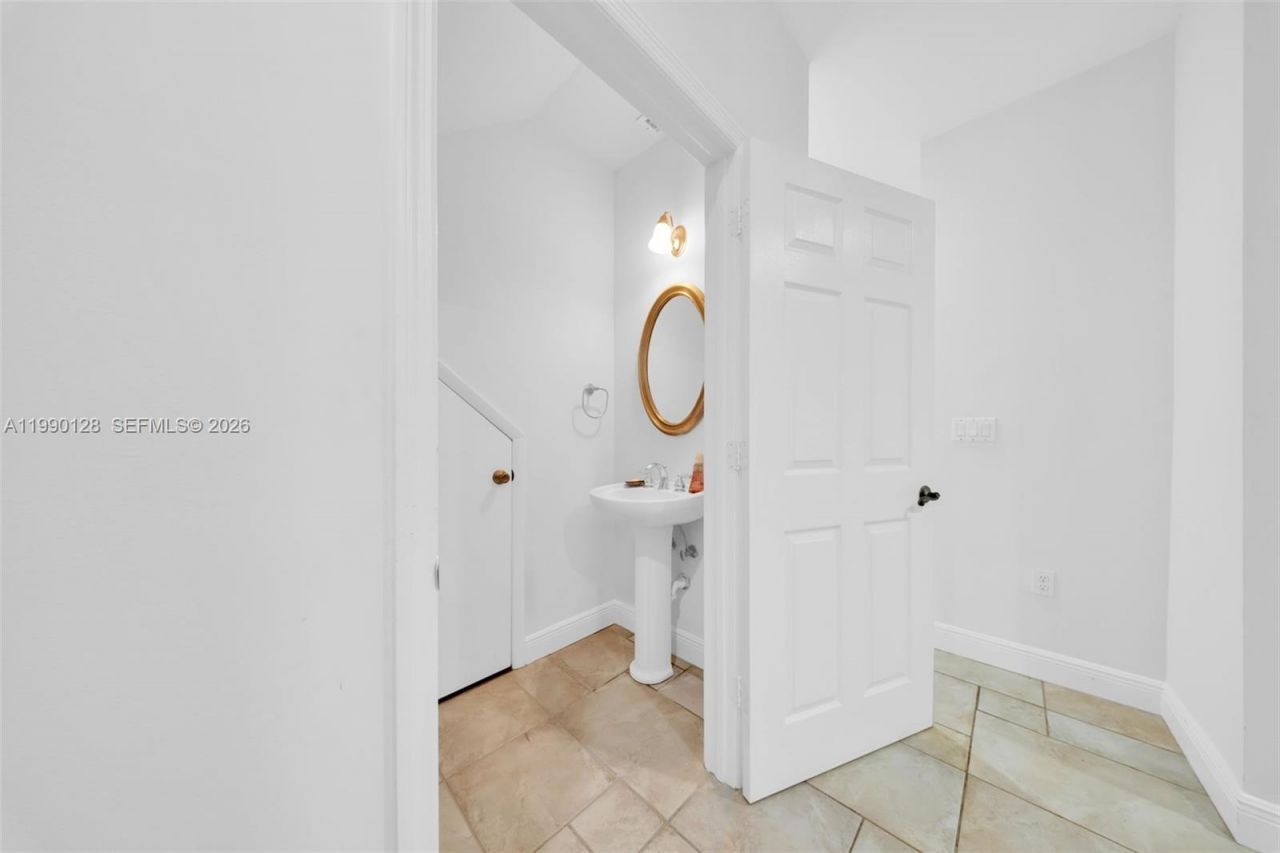 2917 SW 30th Ct , Unit 2917, Miami, FL 33133 Photo