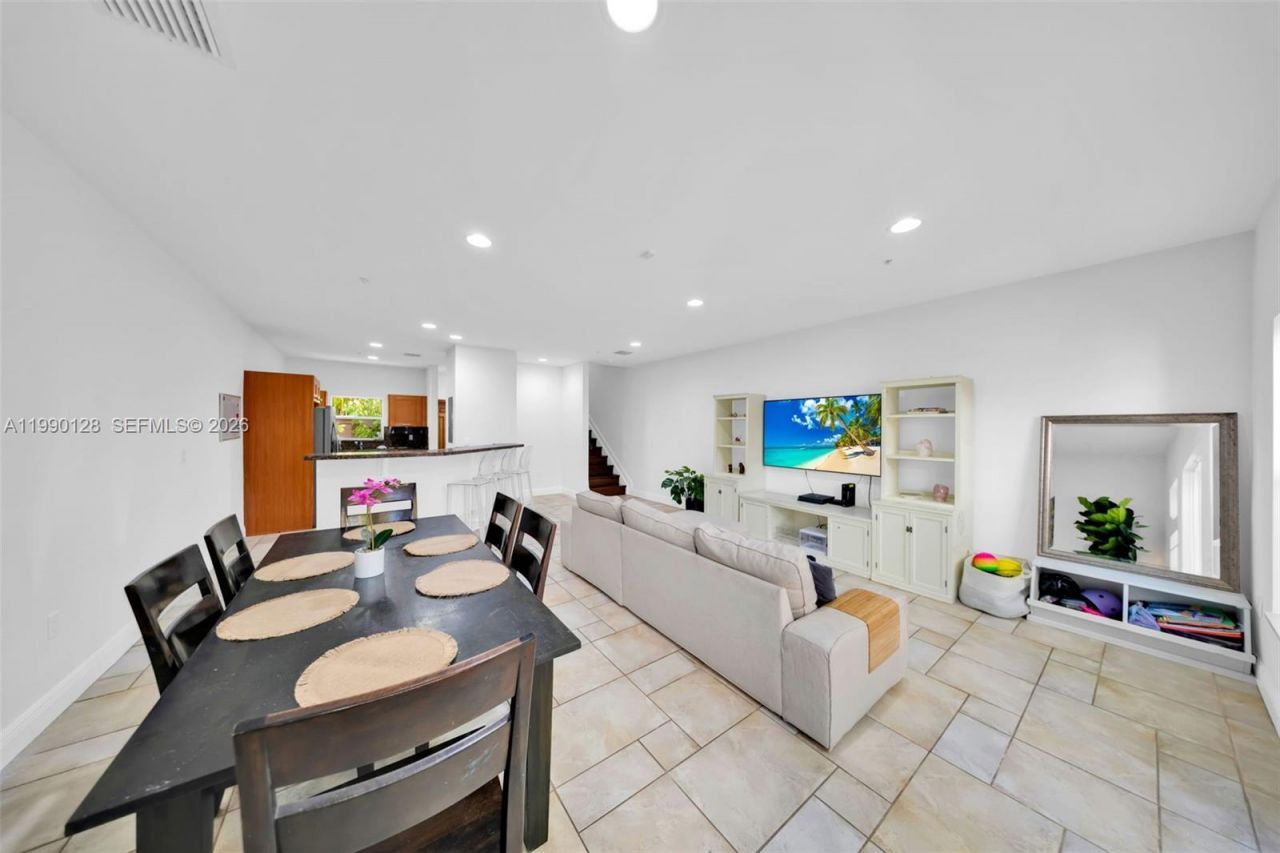 2917 SW 30th Ct , Unit 2917, Miami, FL 33133 Photo