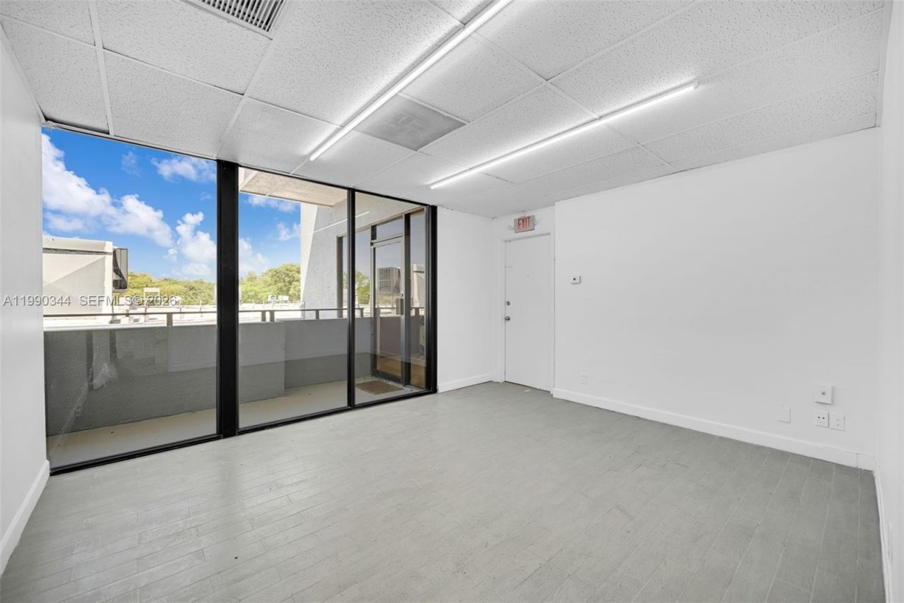 3801 N University Dr, Unit 311, Sunrise, FL 33351 Photo