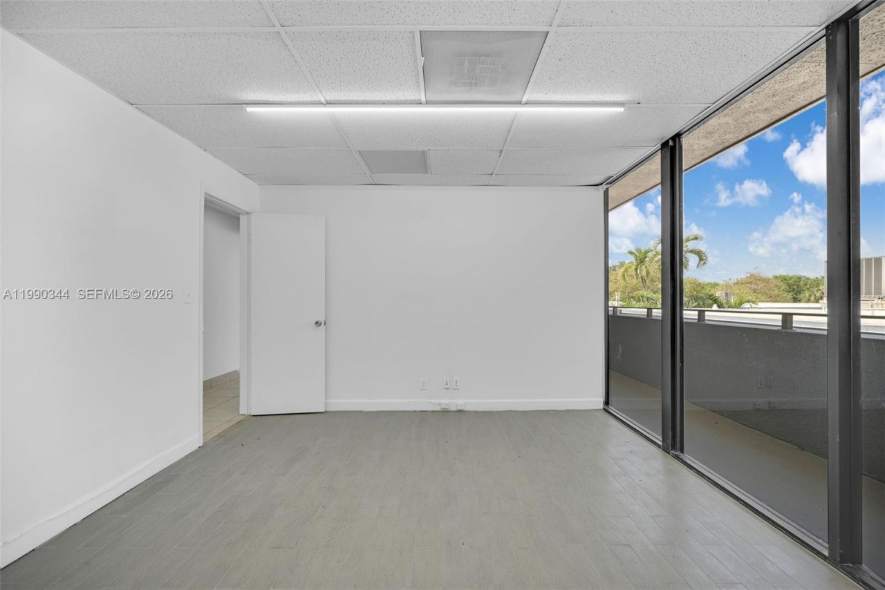 3801 N University Dr, Unit 311, Sunrise, FL 33351 Photo